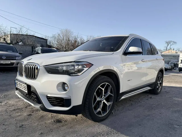 BMW X1 - фото 1