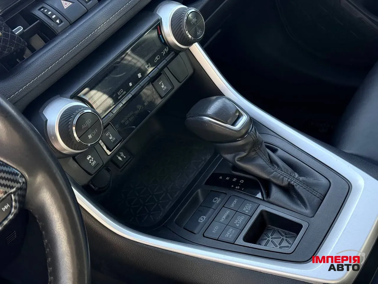 Toyota RAV4 - фото 19