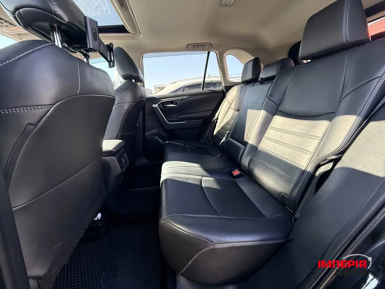 Toyota RAV4 - фото 13