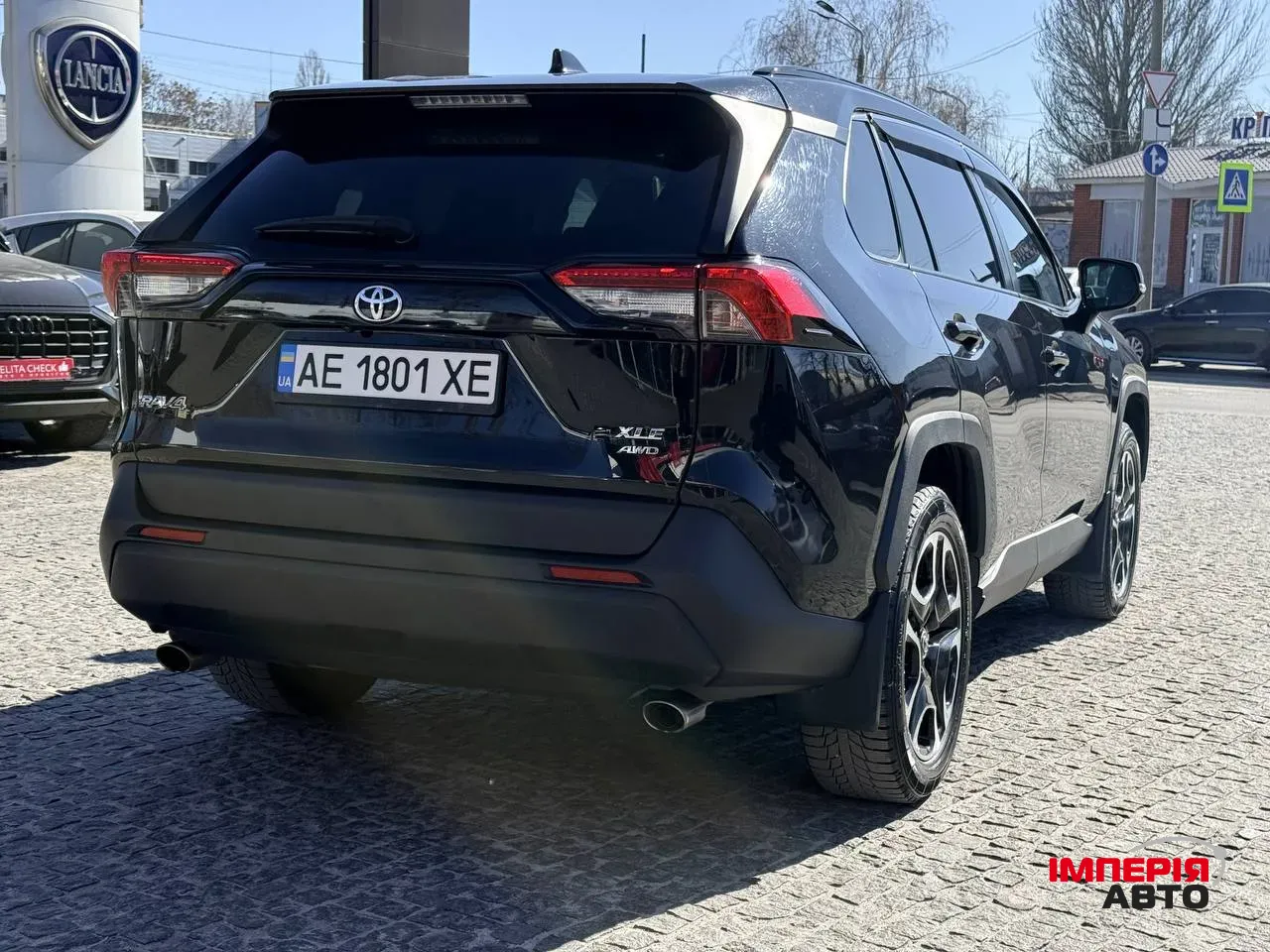 Toyota RAV4 - фото 7