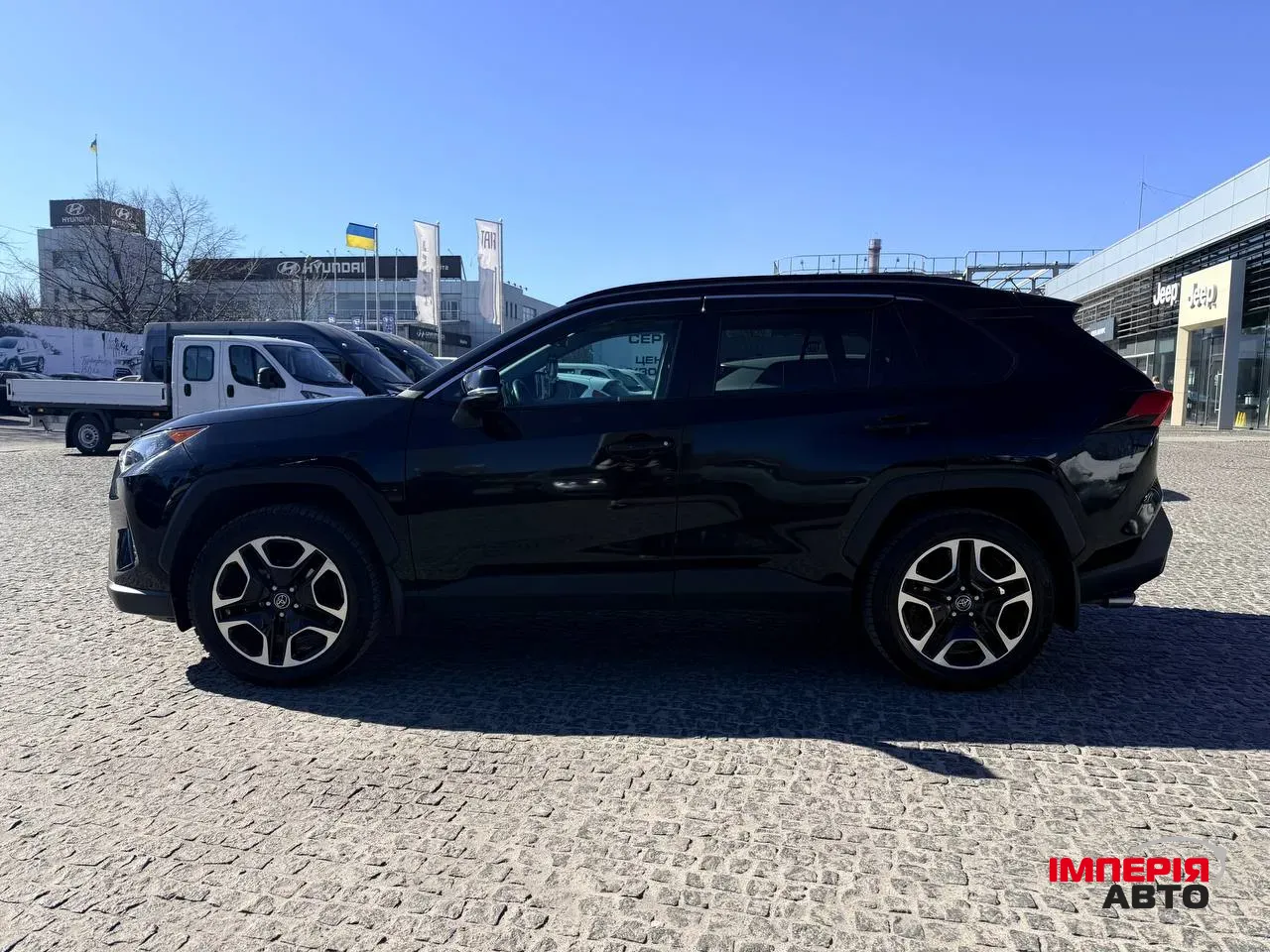 Toyota RAV4 - фото 4