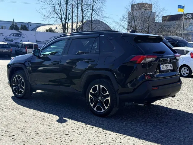 Toyota RAV4 - фото 5
