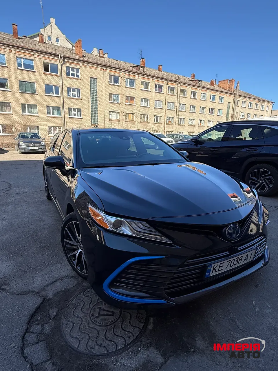 Toyota Camry - фото 1