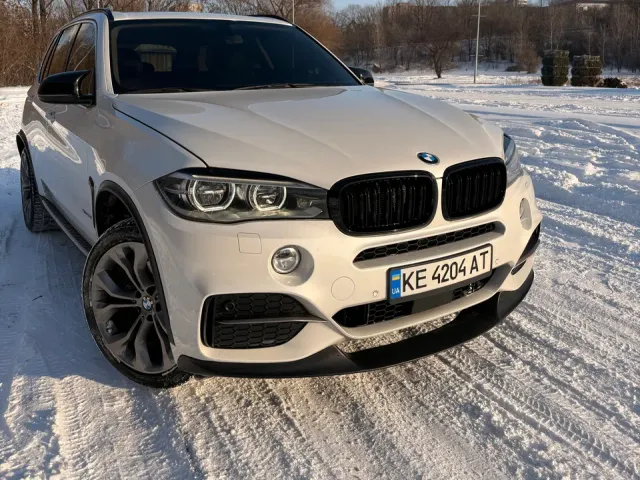 BMW X5 - фото 1