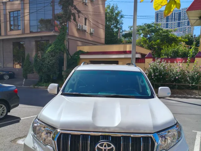 Toyota Land Cruiser Prado - фото 1