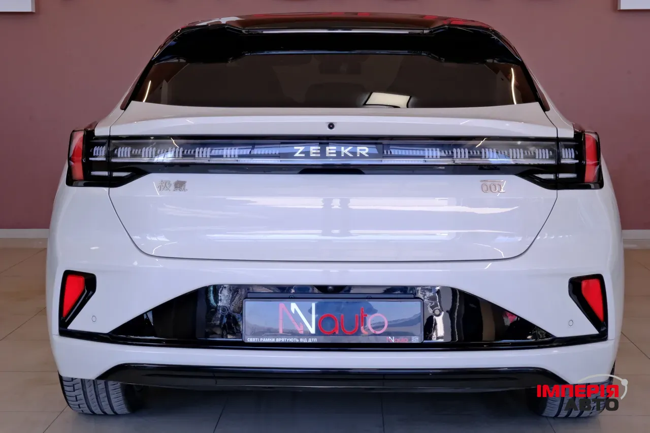 Zeekr 001 - фото 6
