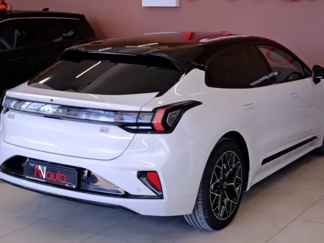 Zeekr 001 - фото 5