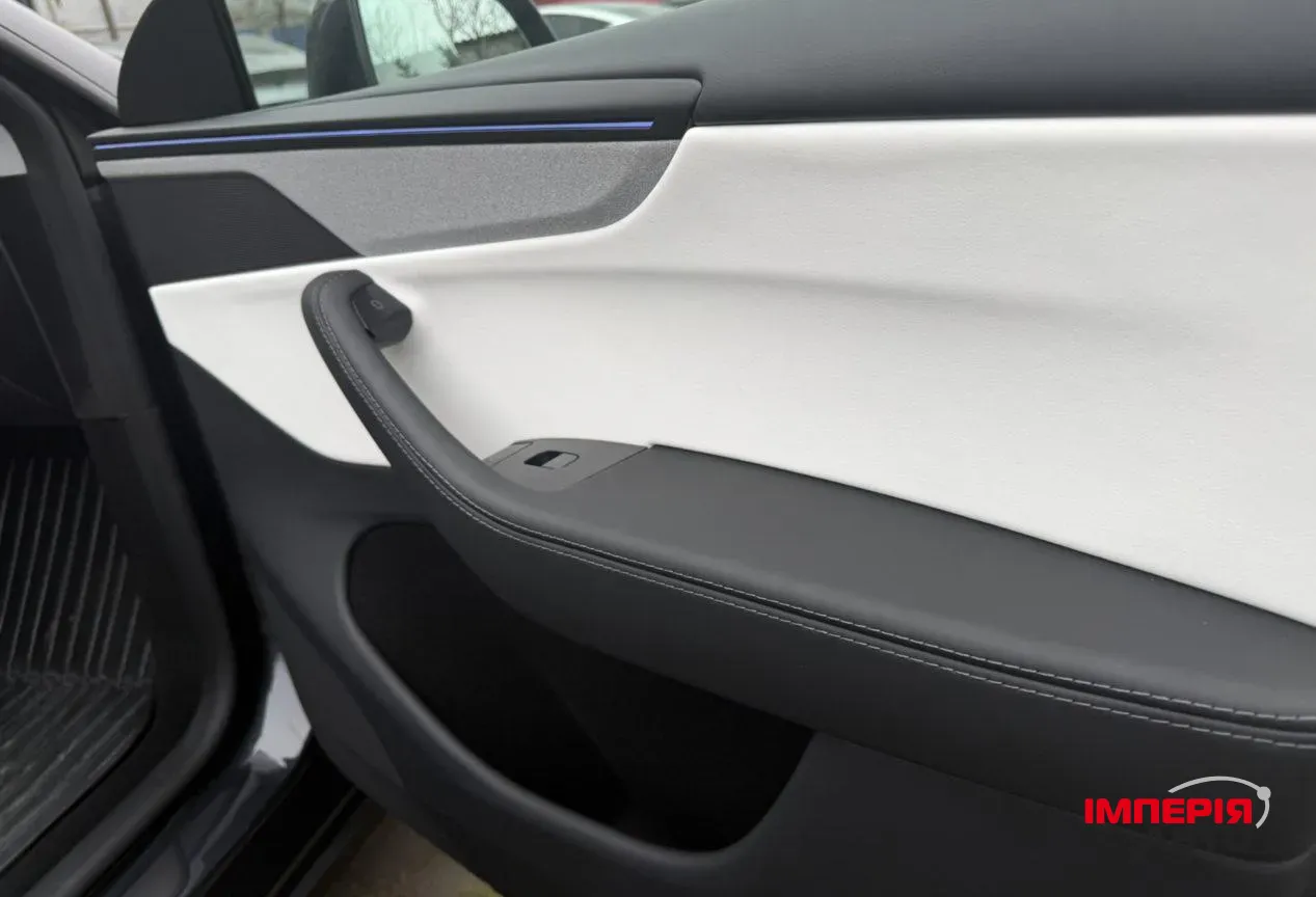 Tesla Model Y - фото 7