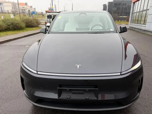 Tesla Model Y - фото 2