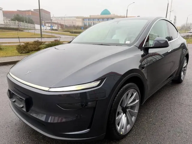 Tesla Model Y - фото 3