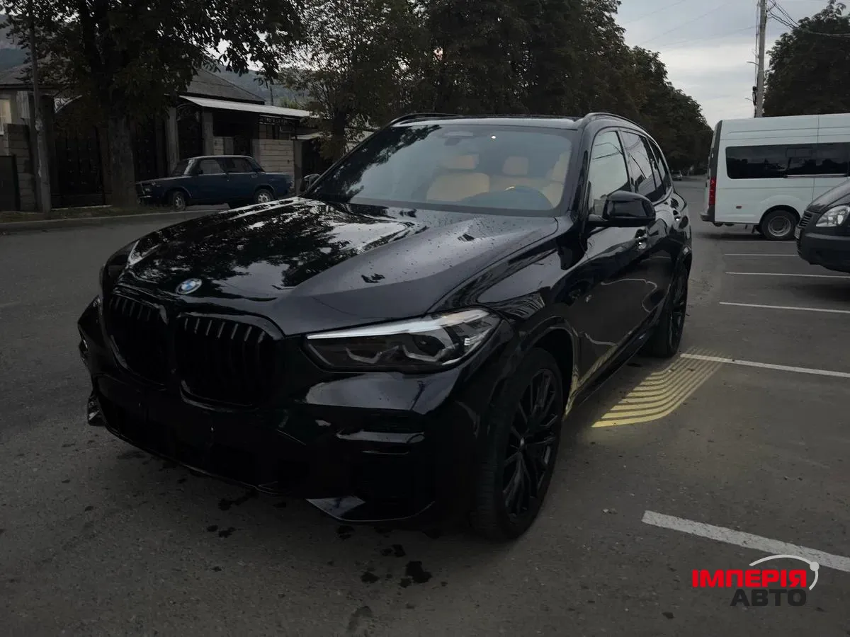 BMW X5 - фото 1