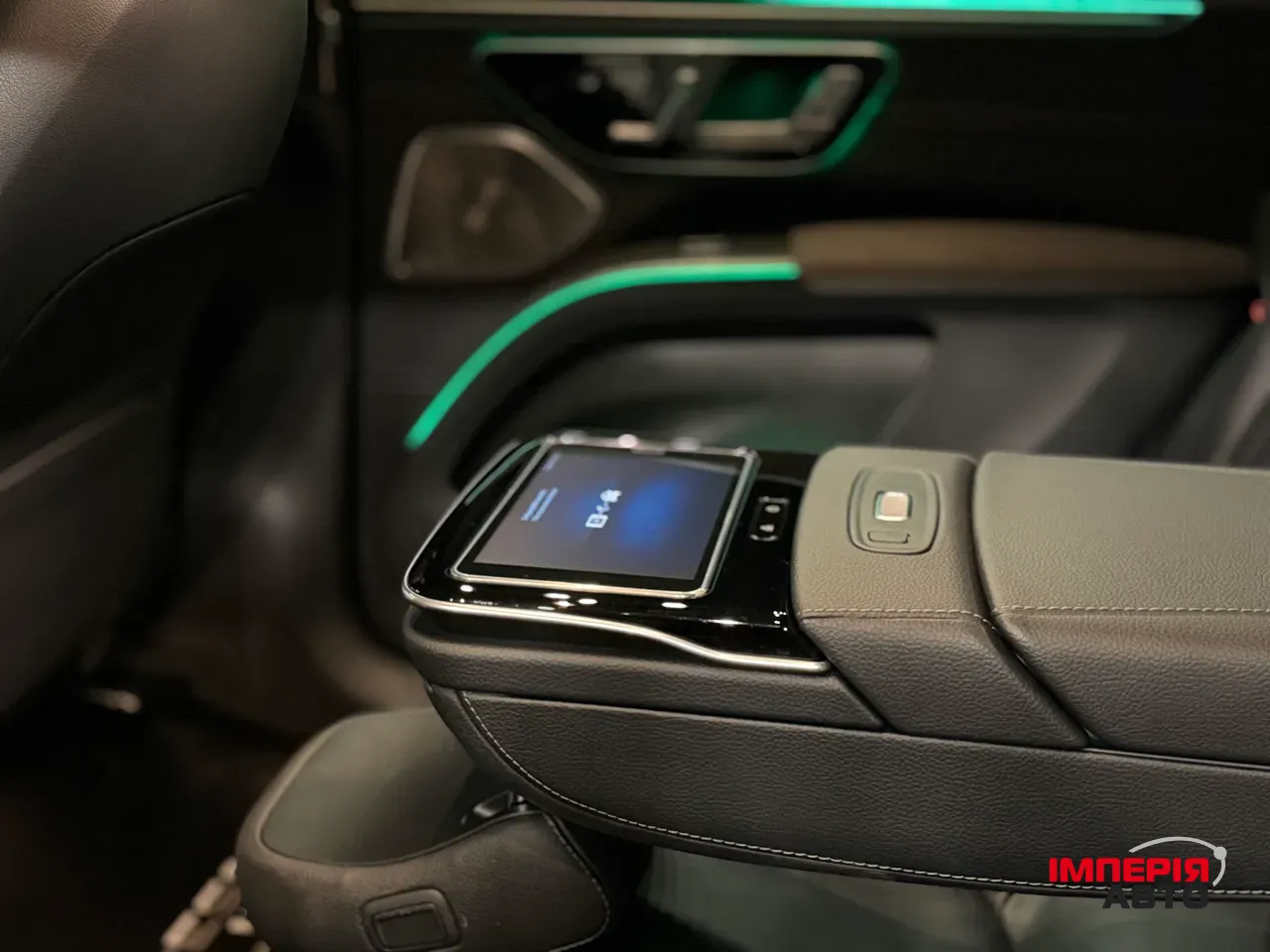 Mercedes-Benz EQS SUV - фото 20