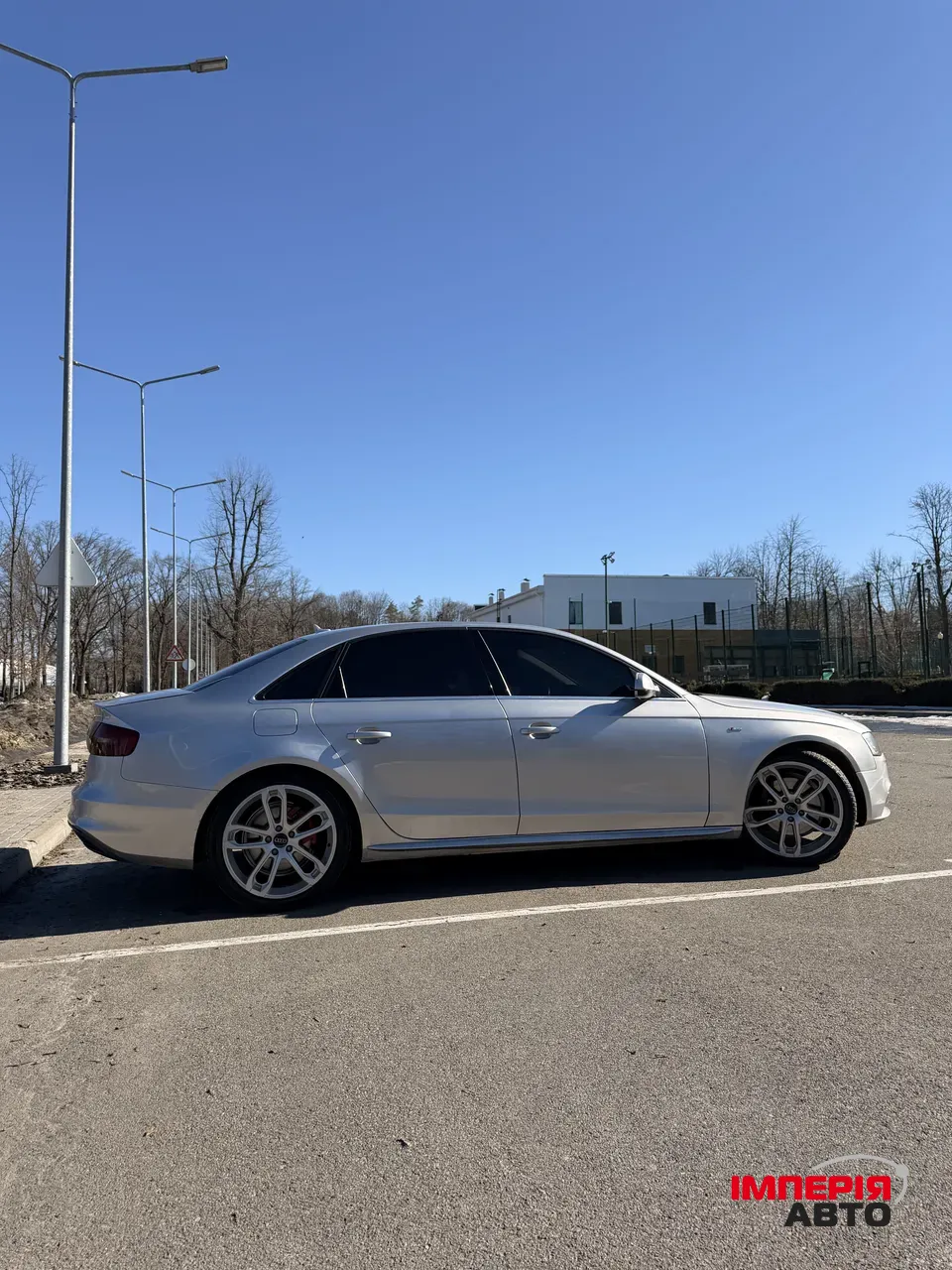 Audi A4 - фото 12