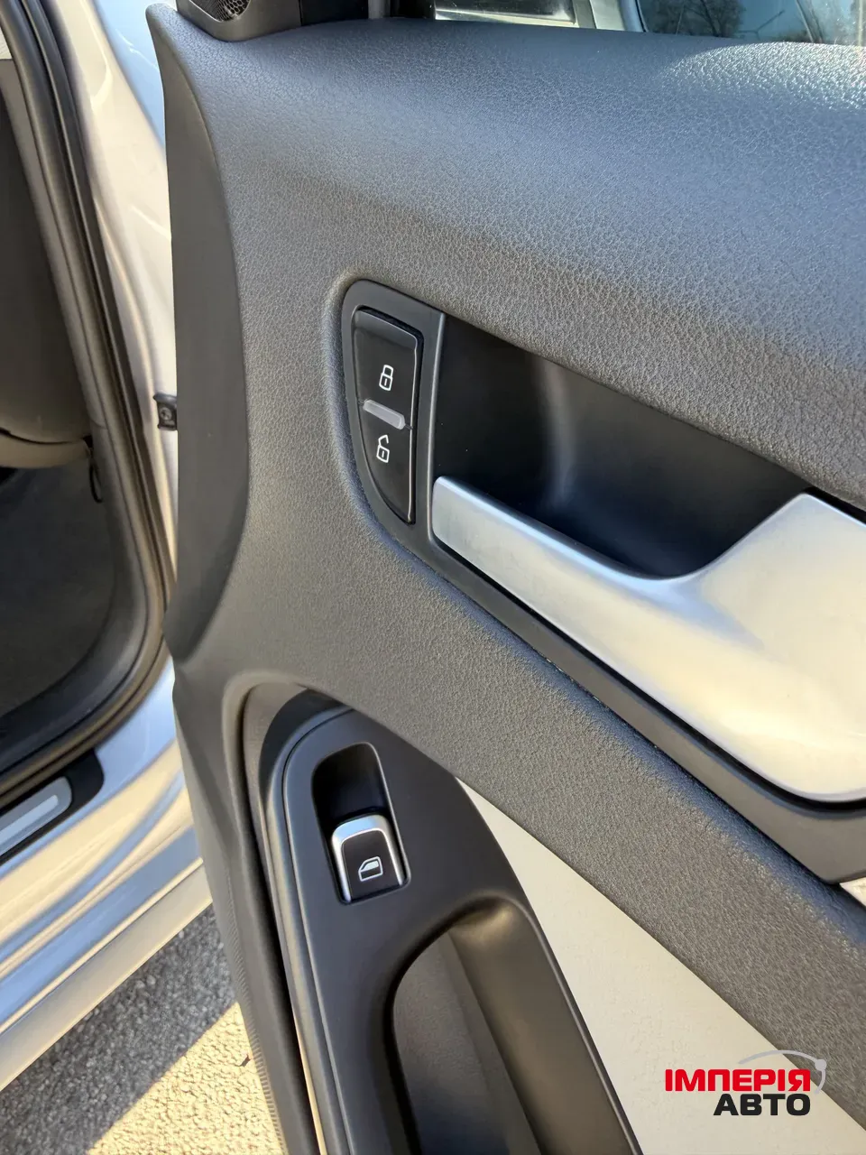 Audi A4 - фото 17