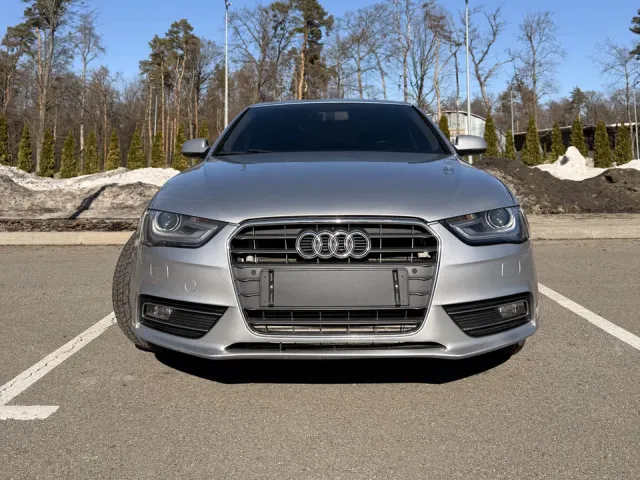 Audi A4 - фото 5