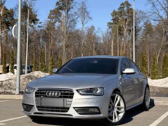 Audi A4 - фото 2