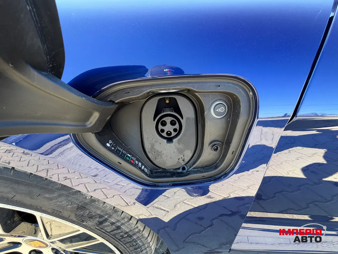 Porsche Taycan - фото 38