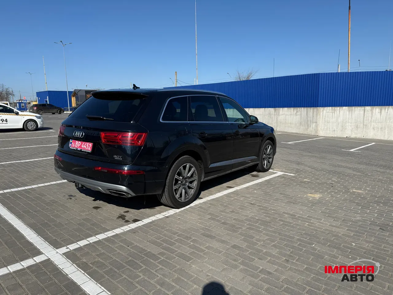 Audi Q7 - фото 5