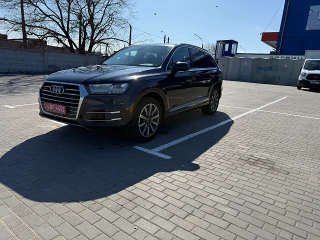 Audi Q7 - фото 1