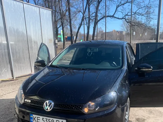 Volkswagen Golf - фото 1