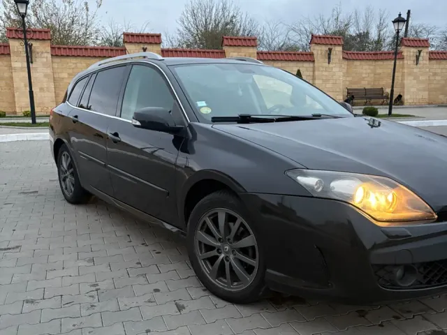 Renault Laguna - фото 5