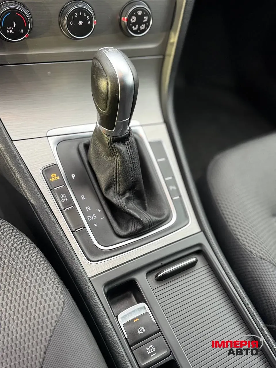 Volkswagen Golf - фото 17