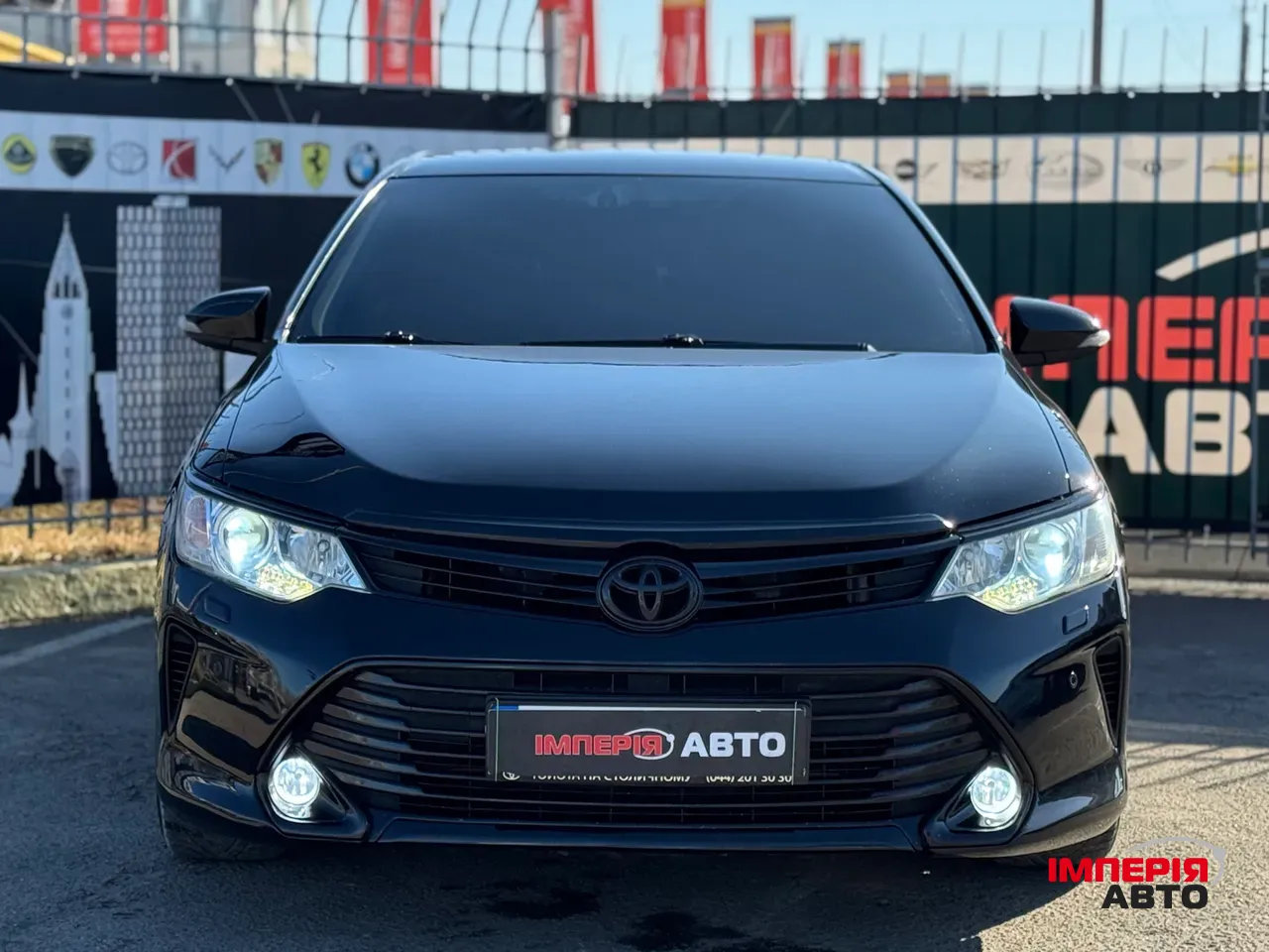 Toyota Camry - фото 4