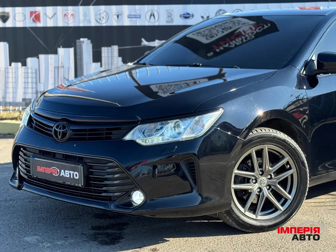 Toyota Camry - фото 2