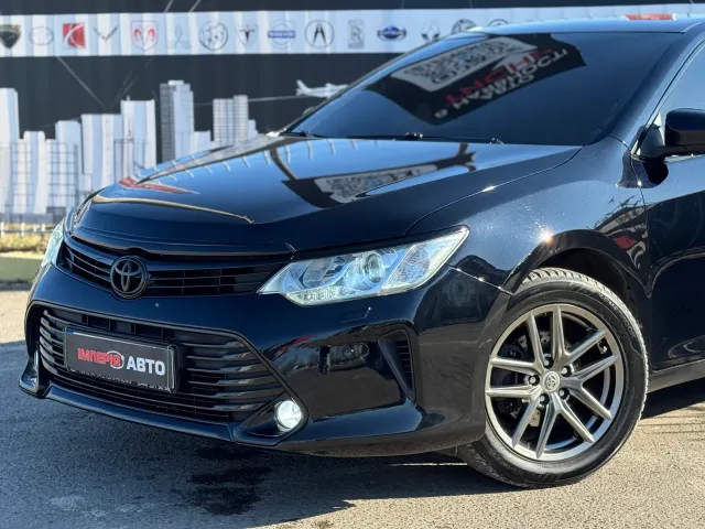Toyota Camry - фото 2