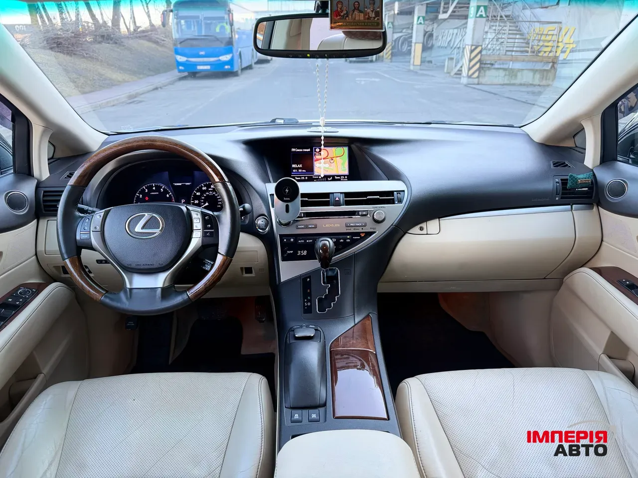 Lexus RX - фото 12