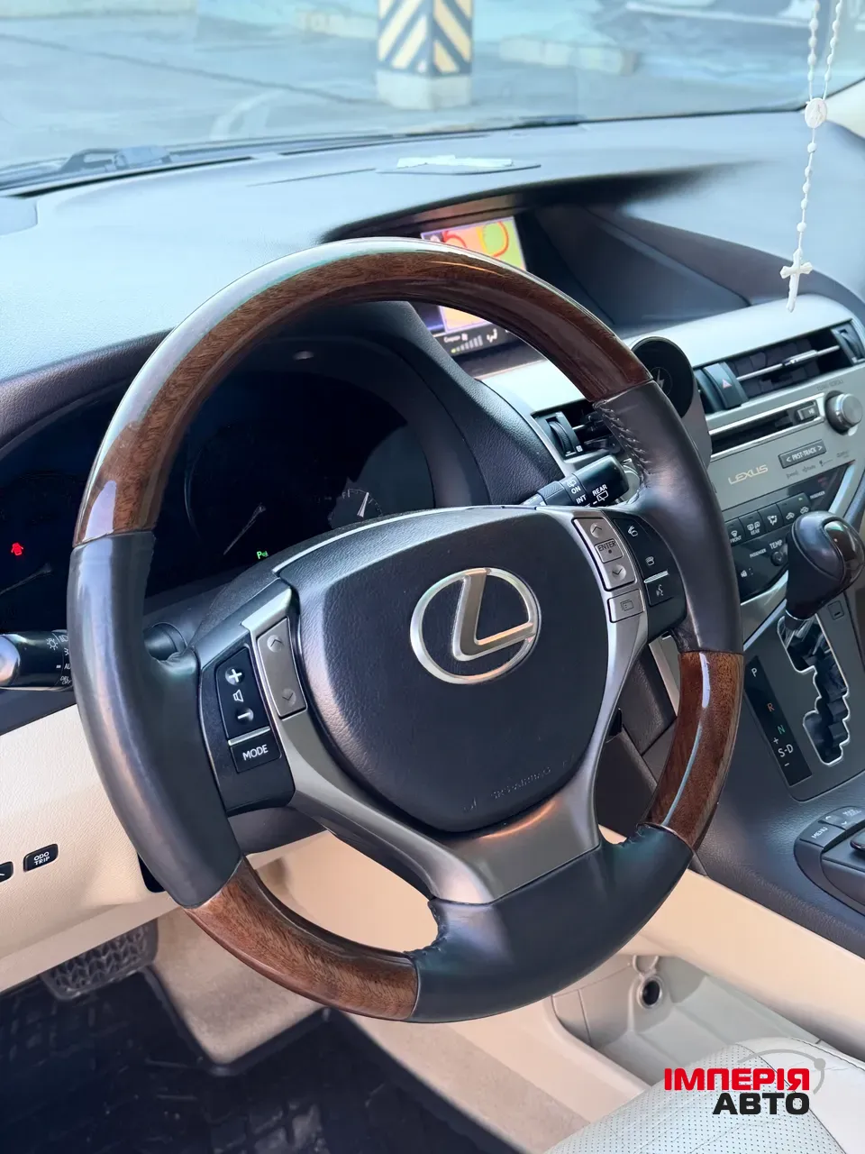 Lexus RX - фото 8