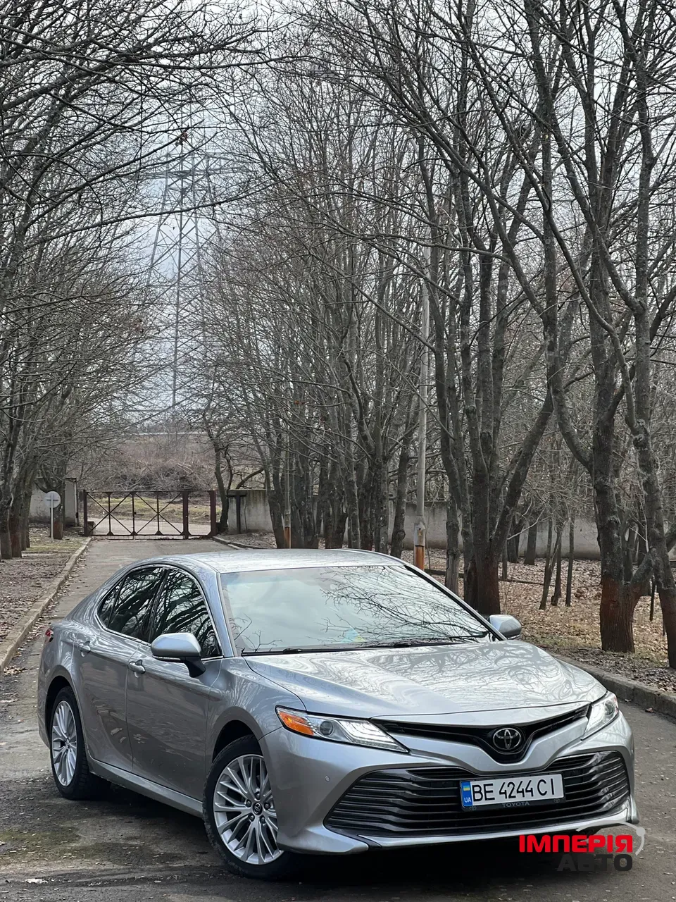 Toyota Camry - фото 1