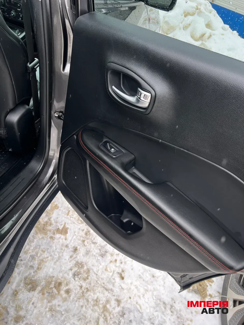 Jeep Compass - фото 12