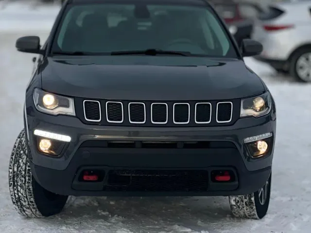 Jeep Compass - фото 1