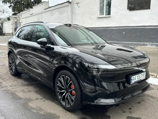 Zeekr 7Х - фото 2