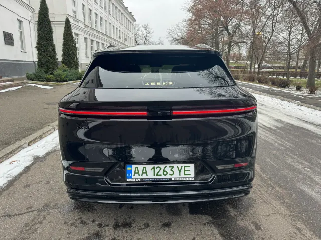 Zeekr 7Х - фото 4