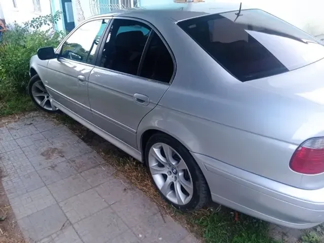 BMW 5 серії - фото 3