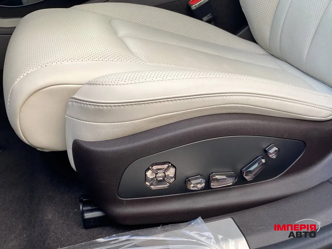 Denza Z9 - фото 20