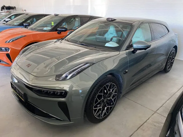 Zeekr 001 - фото 2