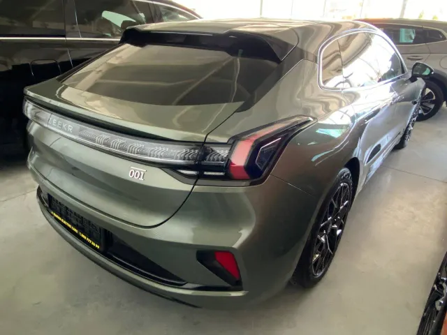 Zeekr 001 - фото 3