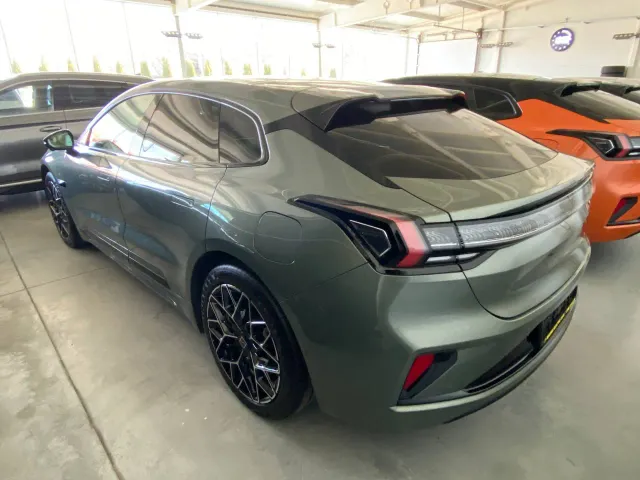 Zeekr 001 - фото 4