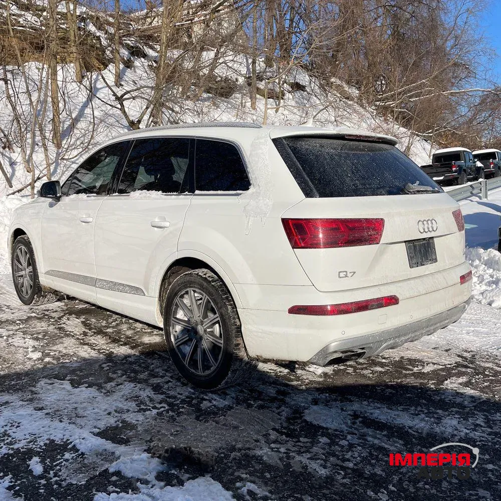 Audi Q7 - фото 2