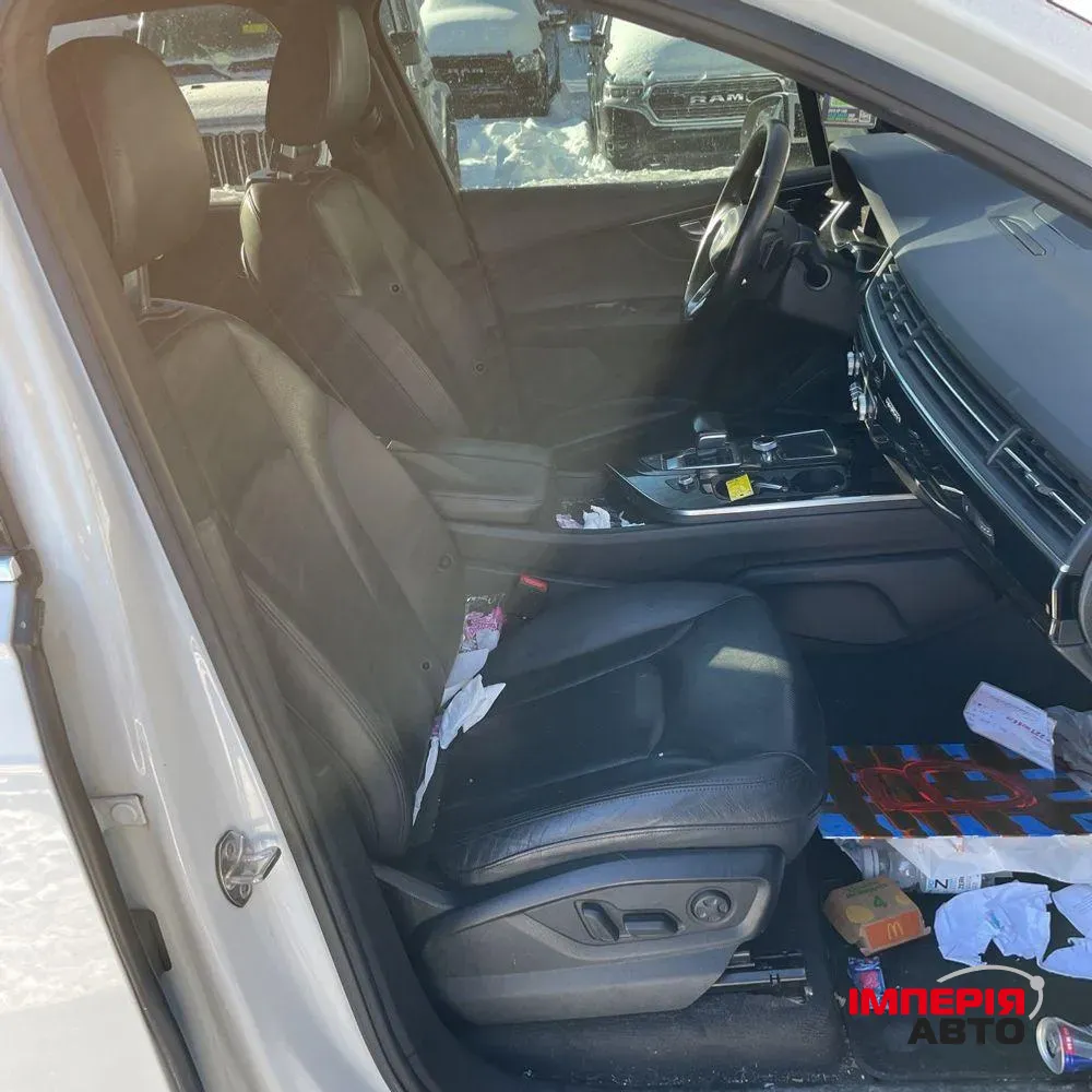 Audi Q7 - фото 8