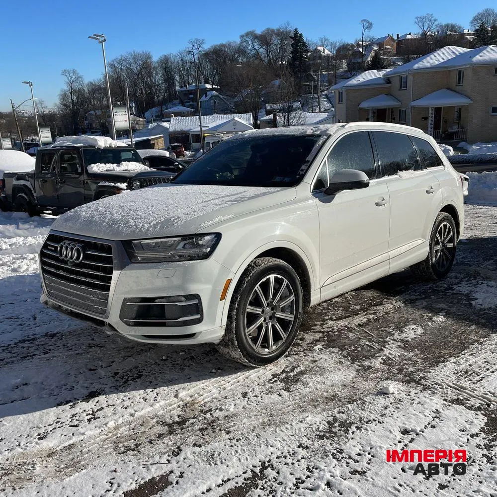 Audi Q7 - фото 1