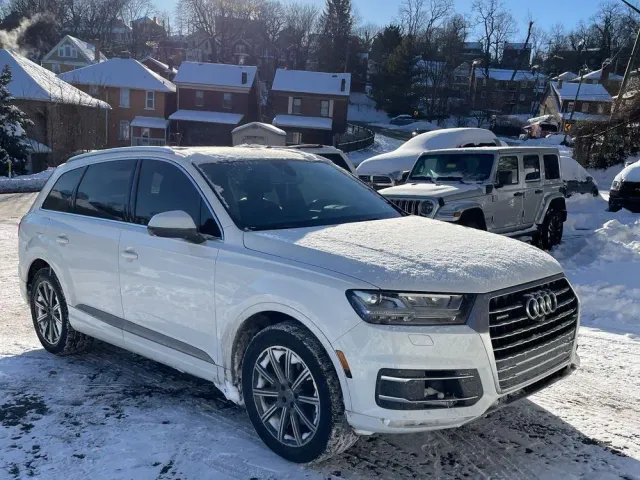 Audi Q7 - фото 3