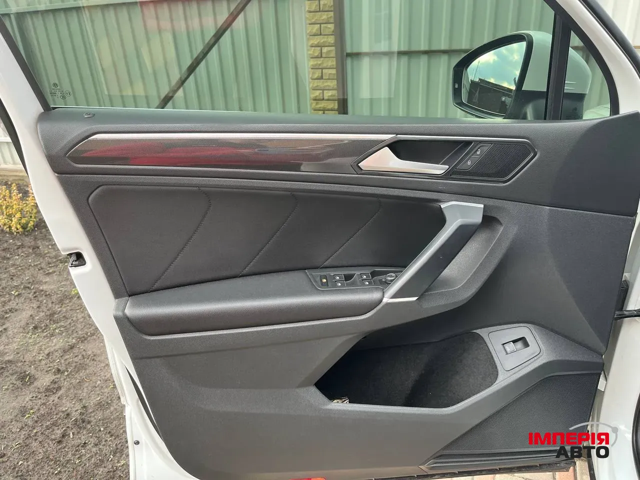 Volkswagen Tiguan - фото 11