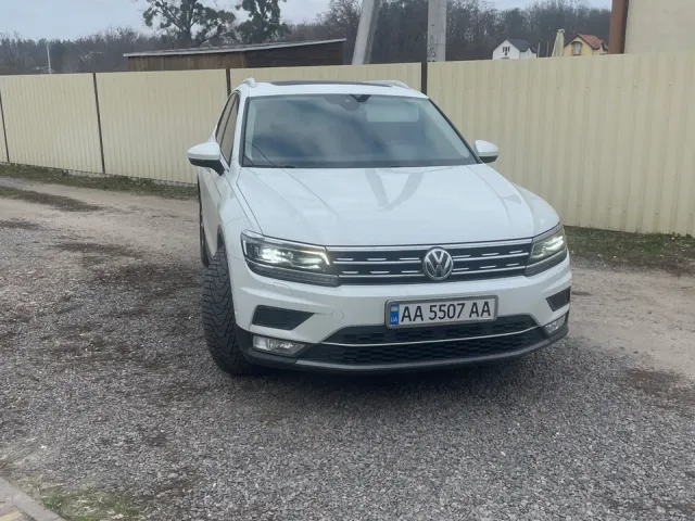 Volkswagen Tiguan - фото 1
