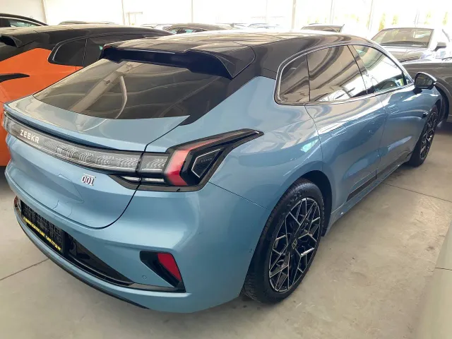 Zeekr 001 - фото 3