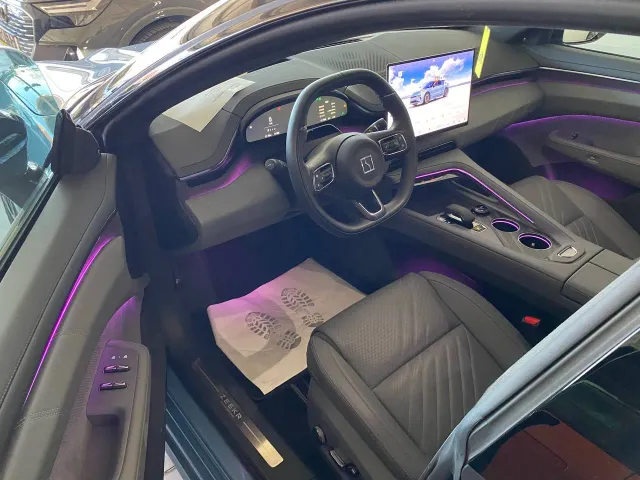 Zeekr 001 - фото 5