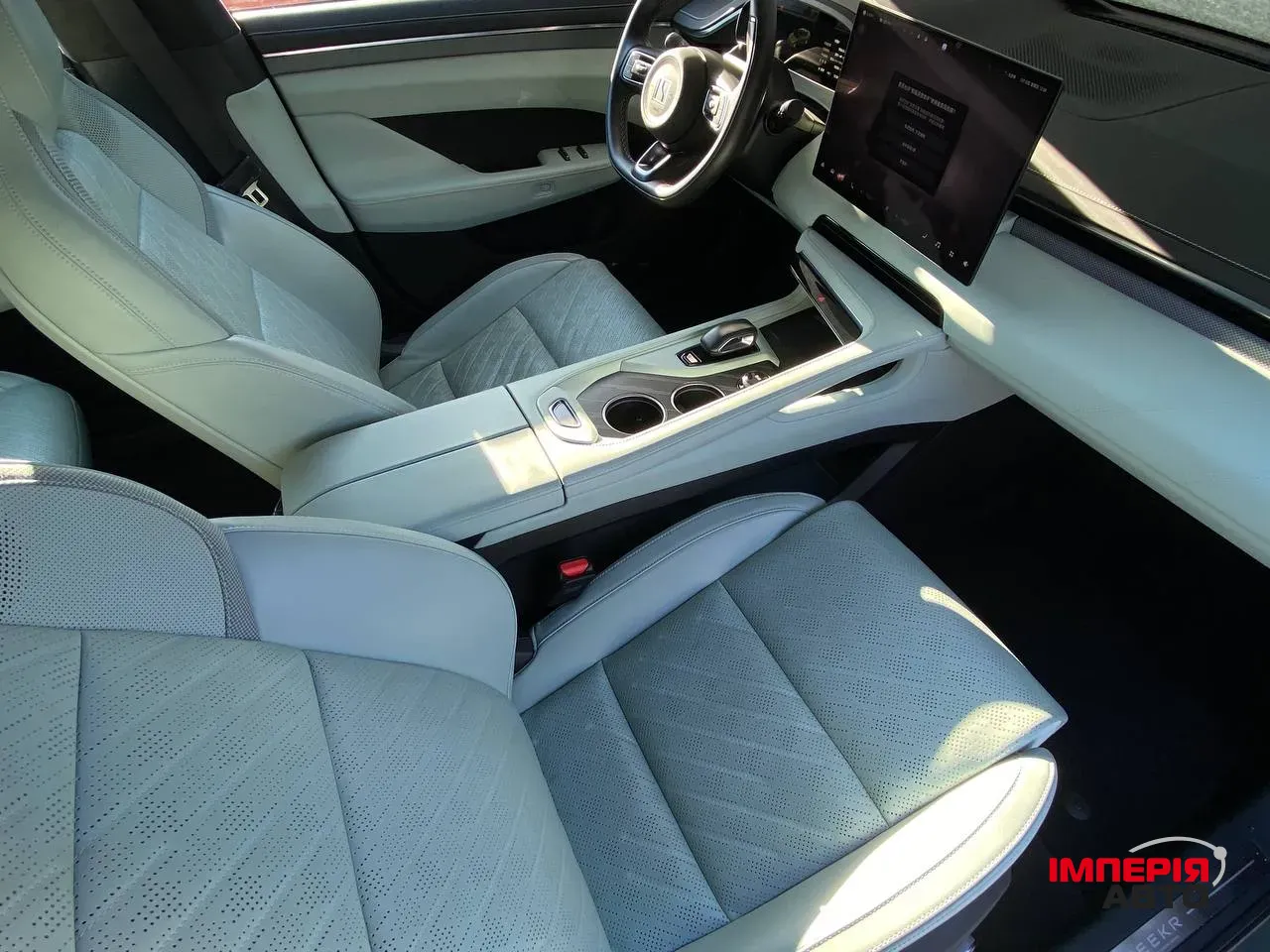 Zeekr 001 - фото 10